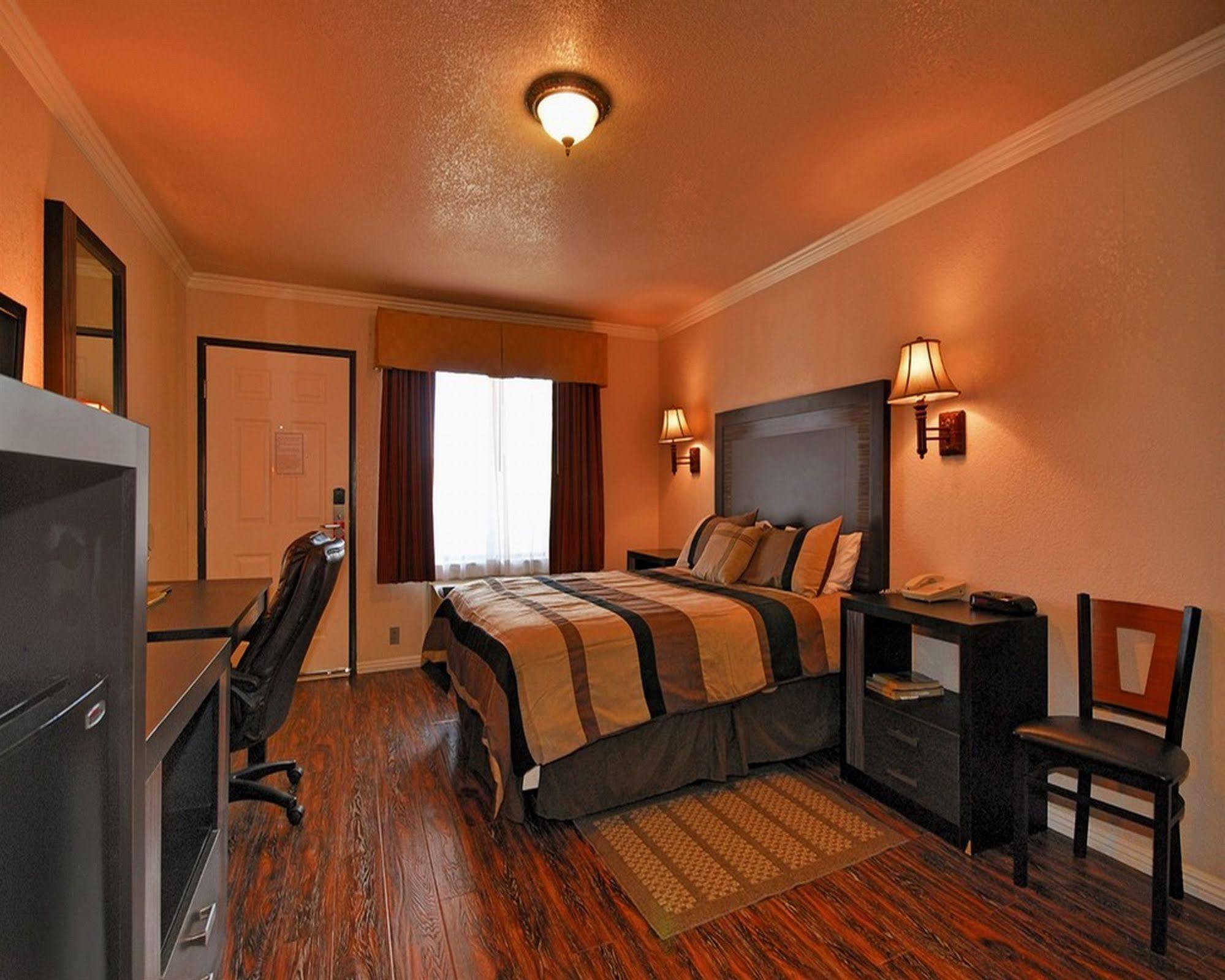 Santa Clarita Motel - Near Six Flags Magic Mountain - Valencia Bagian luar foto